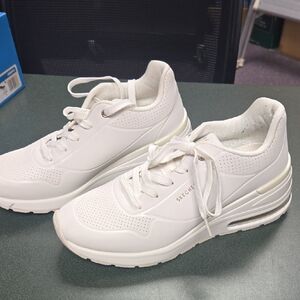 Skechers Women's Million Air-Elivaed Air